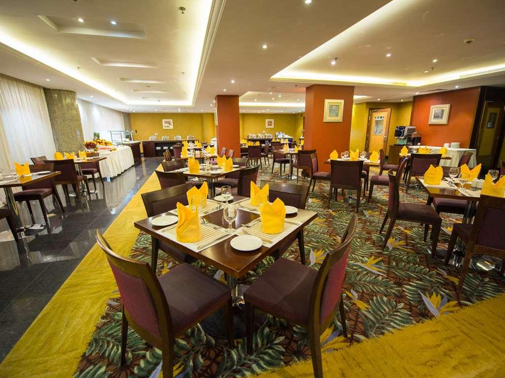 Mercure Jeddah Al Hamra Restaurante foto
