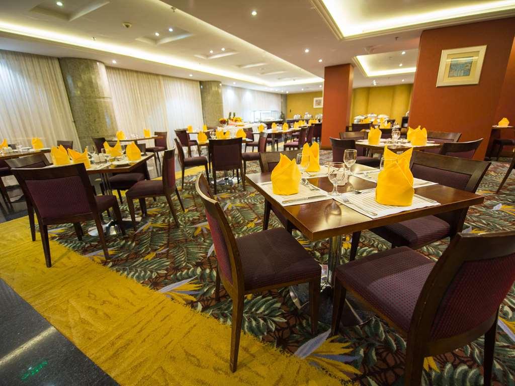 Mercure Jeddah Al Hamra Restaurante foto